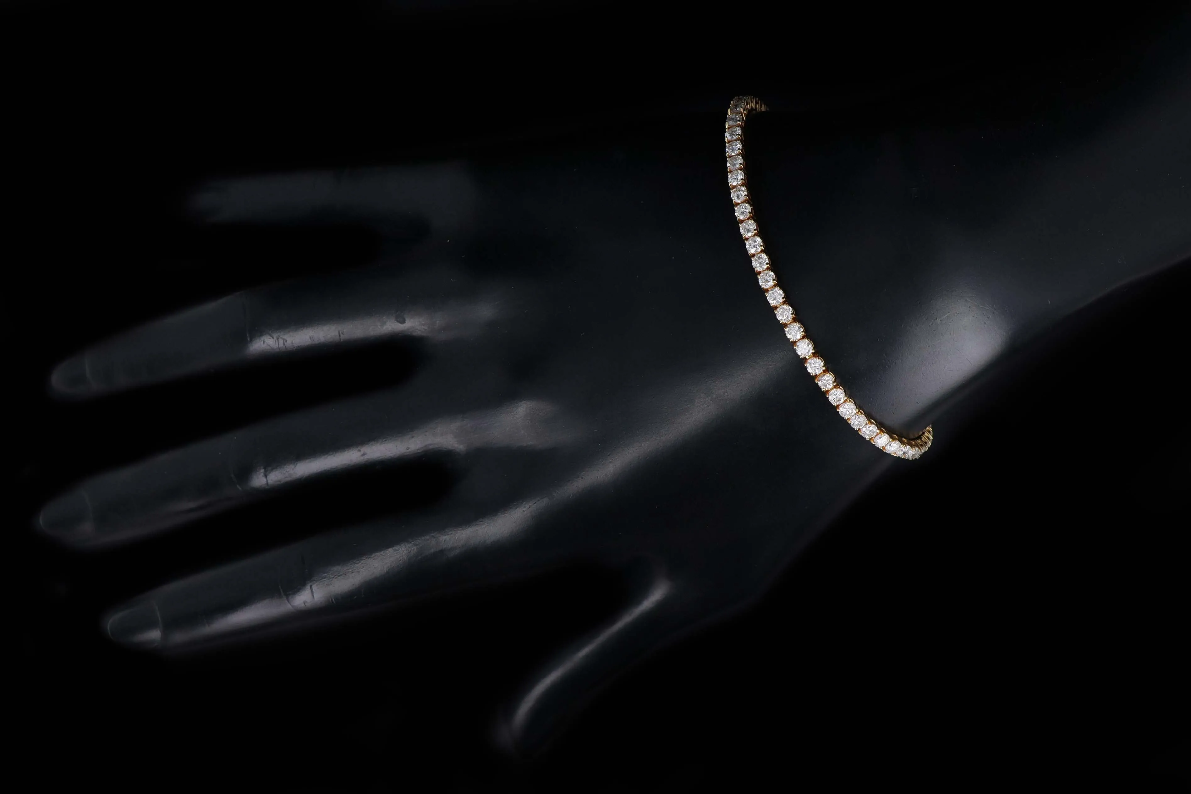 14K Yellow Gold 4.05 Carat Total Weight Round Brilliant Cut Diamond Tennis Bracelet
