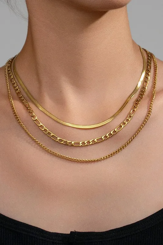 18k Gold 3 strands layered necklace *