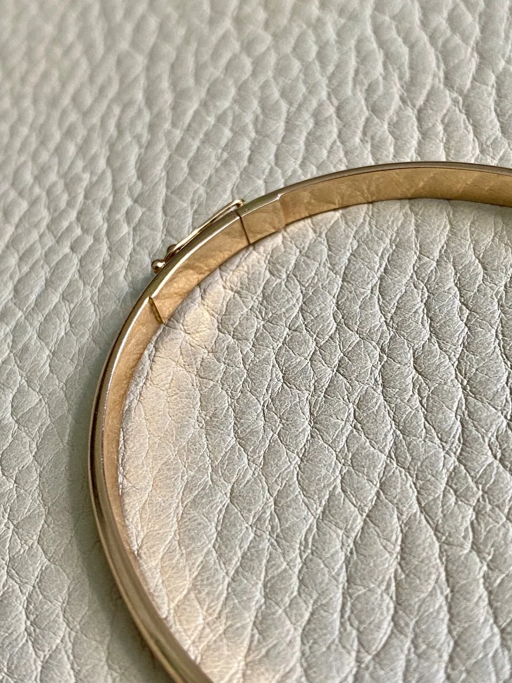 1978 Swedish vintage SOLID 18k gold hinged bangle 18.2g - Size 6 7/8