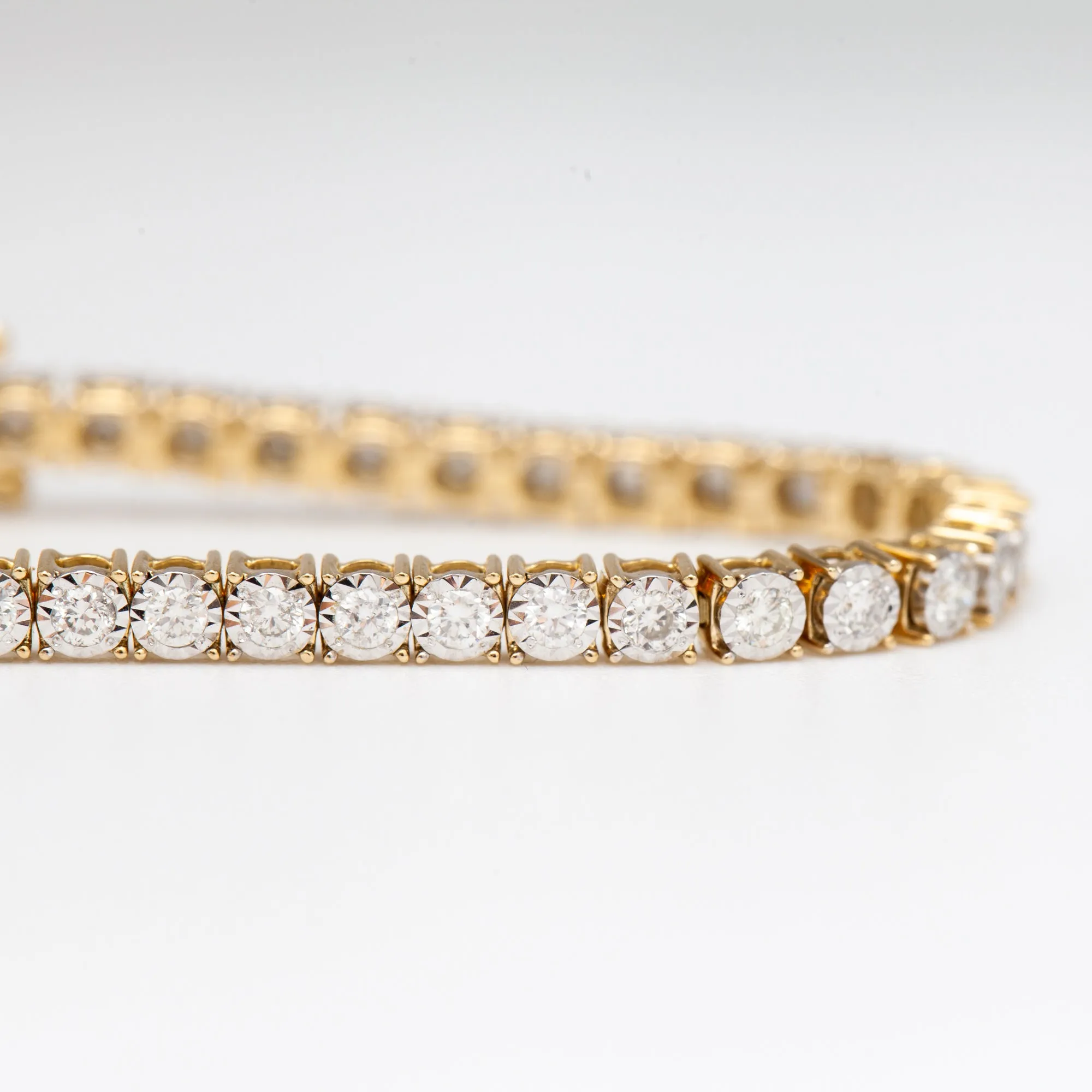 2.00 tcw Illusion-set Diamond Tennis Bracelet