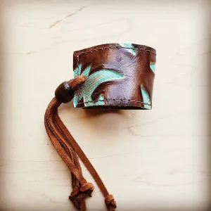 Adjustable Leather cuff in Turquosie Laredo