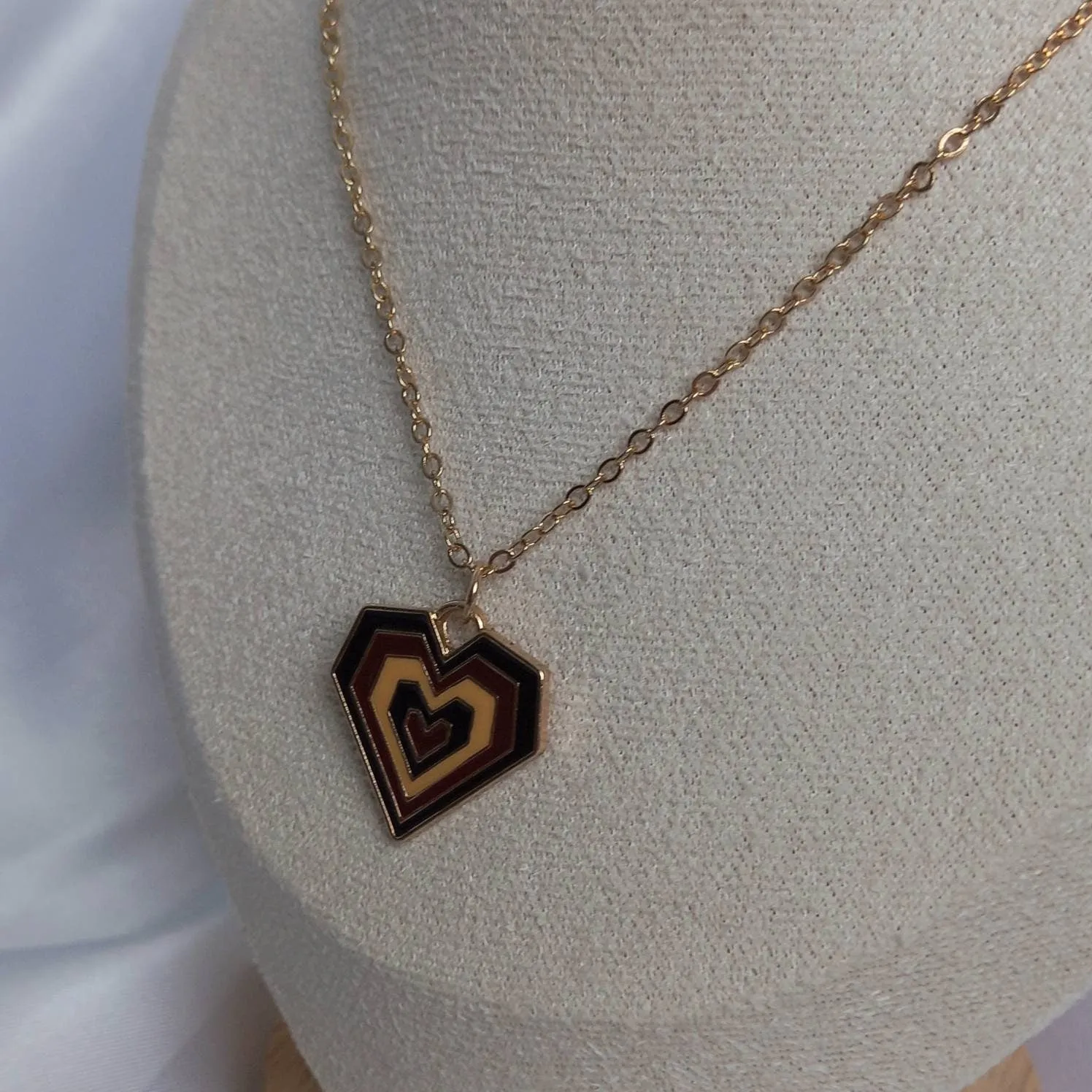 Brown & Gold Retro Heart Necklace -  70's Style Necklace,Vintage Style,Gold Necklaces In The UK,Heart Jewellery,Heart Necklaces In The UK