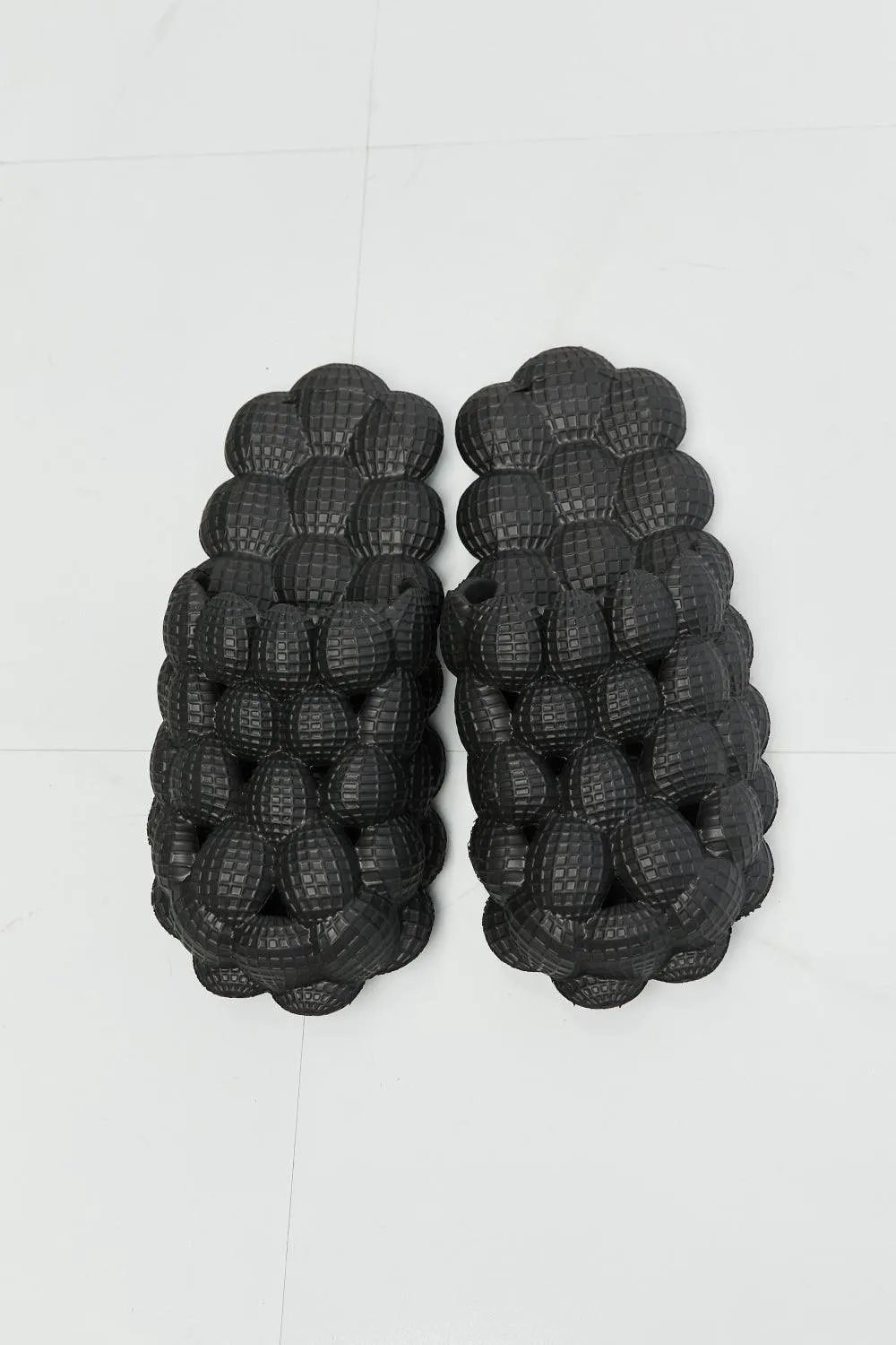Hazel Blues® |  Laid Back Bubble Slides in Black