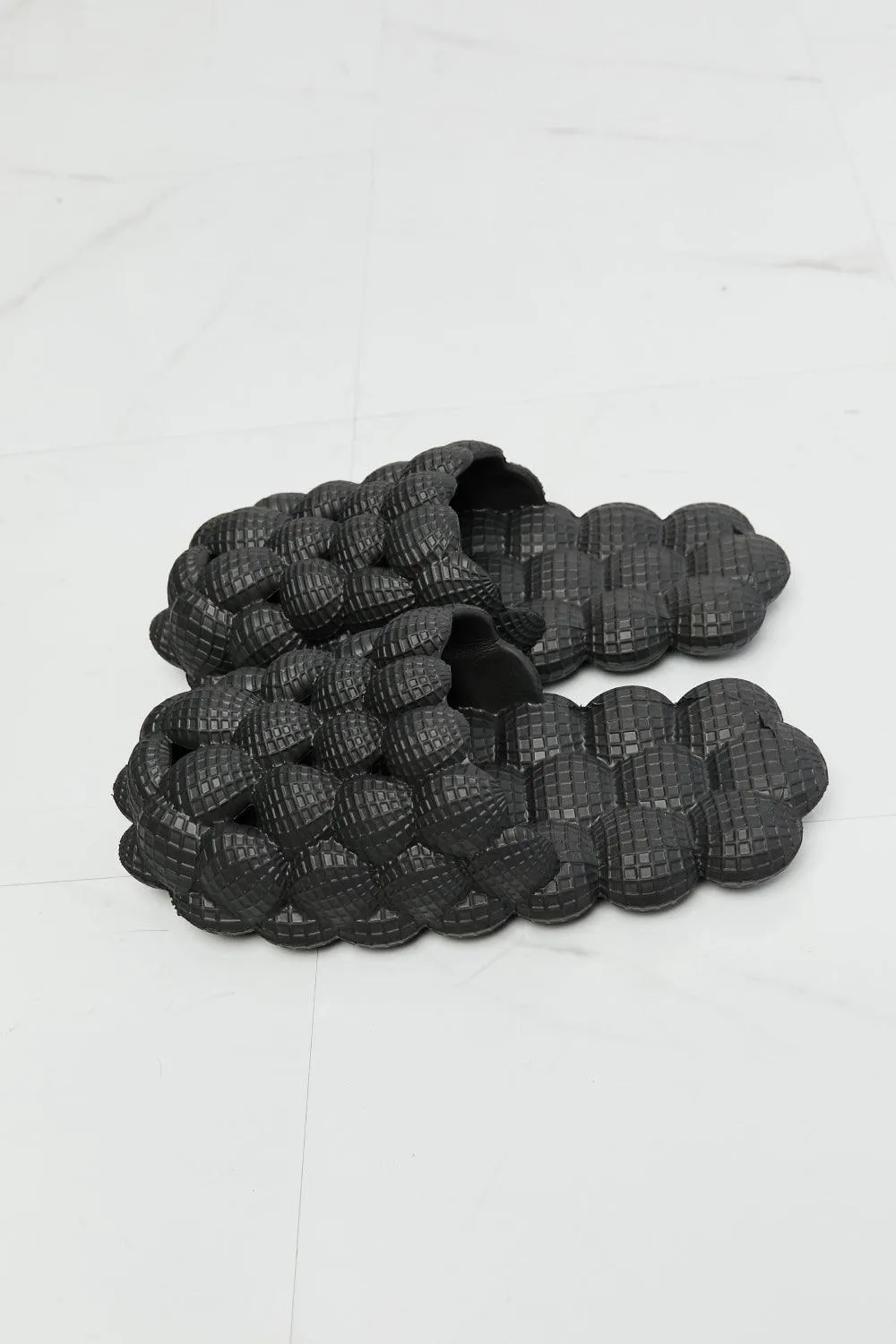 Hazel Blues® |  Laid Back Bubble Slides in Black