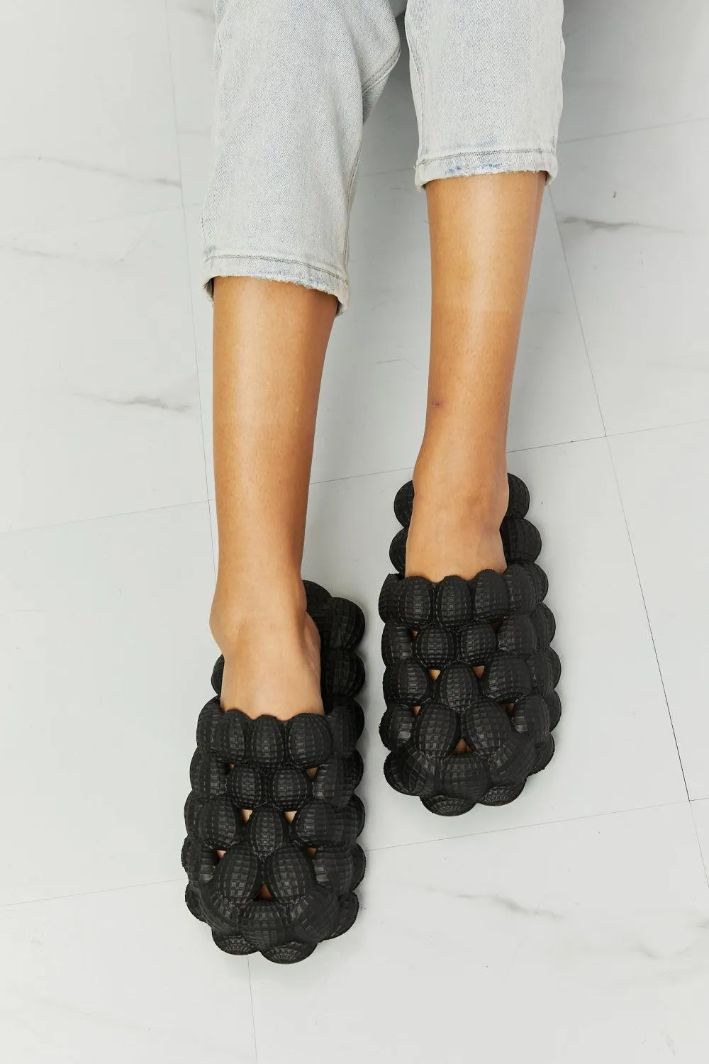Hazel Blues® |  Laid Back Bubble Slides in Black