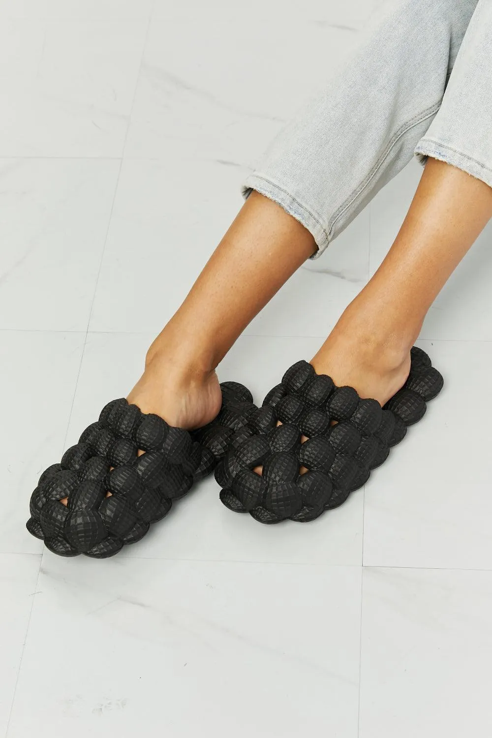 Hazel Blues® |  Laid Back Bubble Slides in Black
