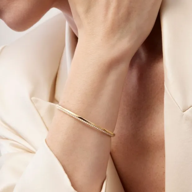 Hearts On Fire Barre 18K Yellow Gold Diamond Pave Bangle Bracelet