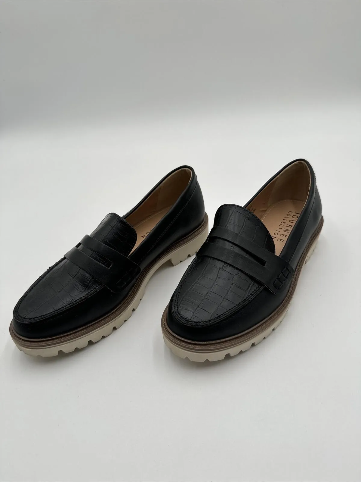 Journee Collection KENLY Black Croc Print Faux Leather Penny Loafer Women 6 - Like New