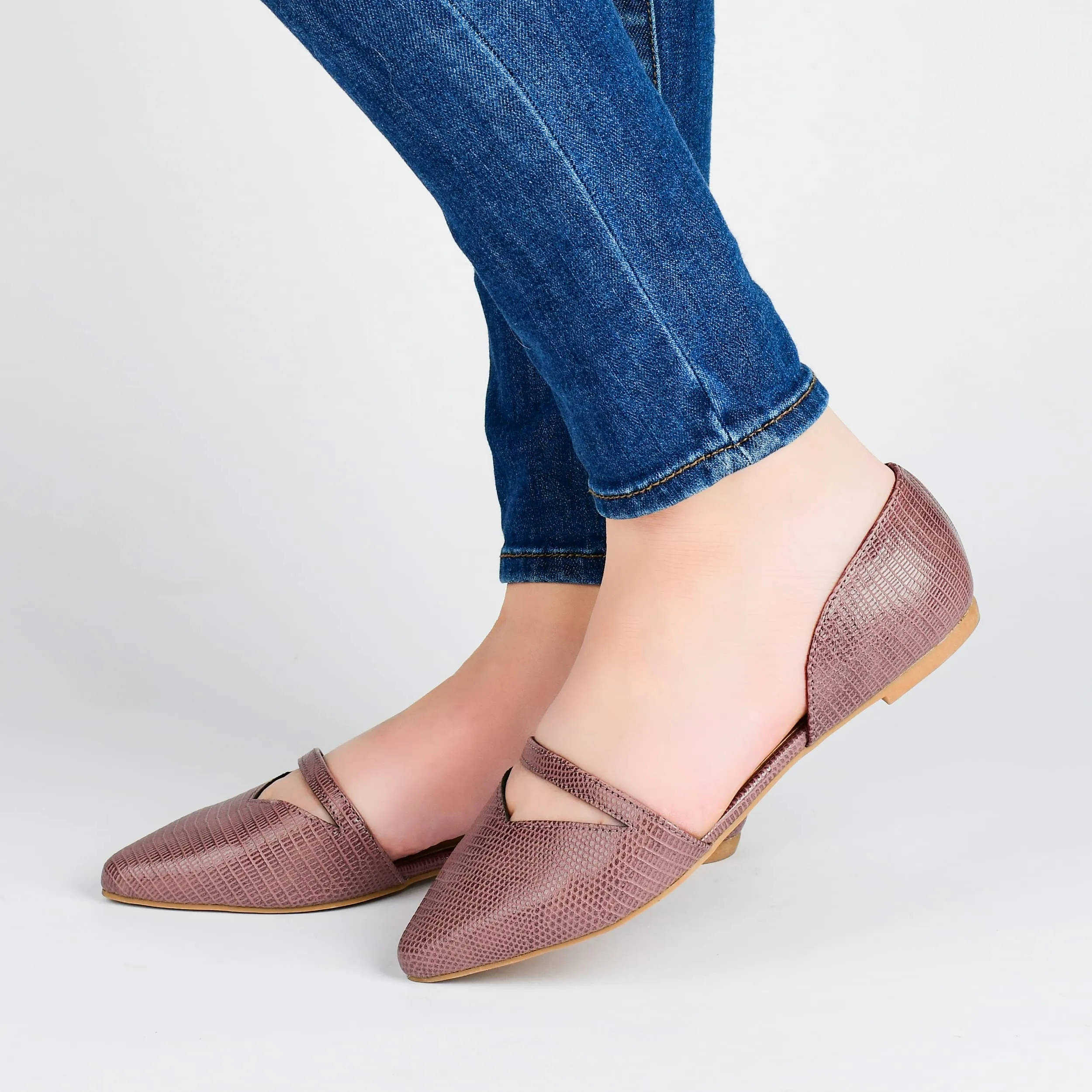 Journee Womens Braely Slip On Pointed Toe Ballet Flats