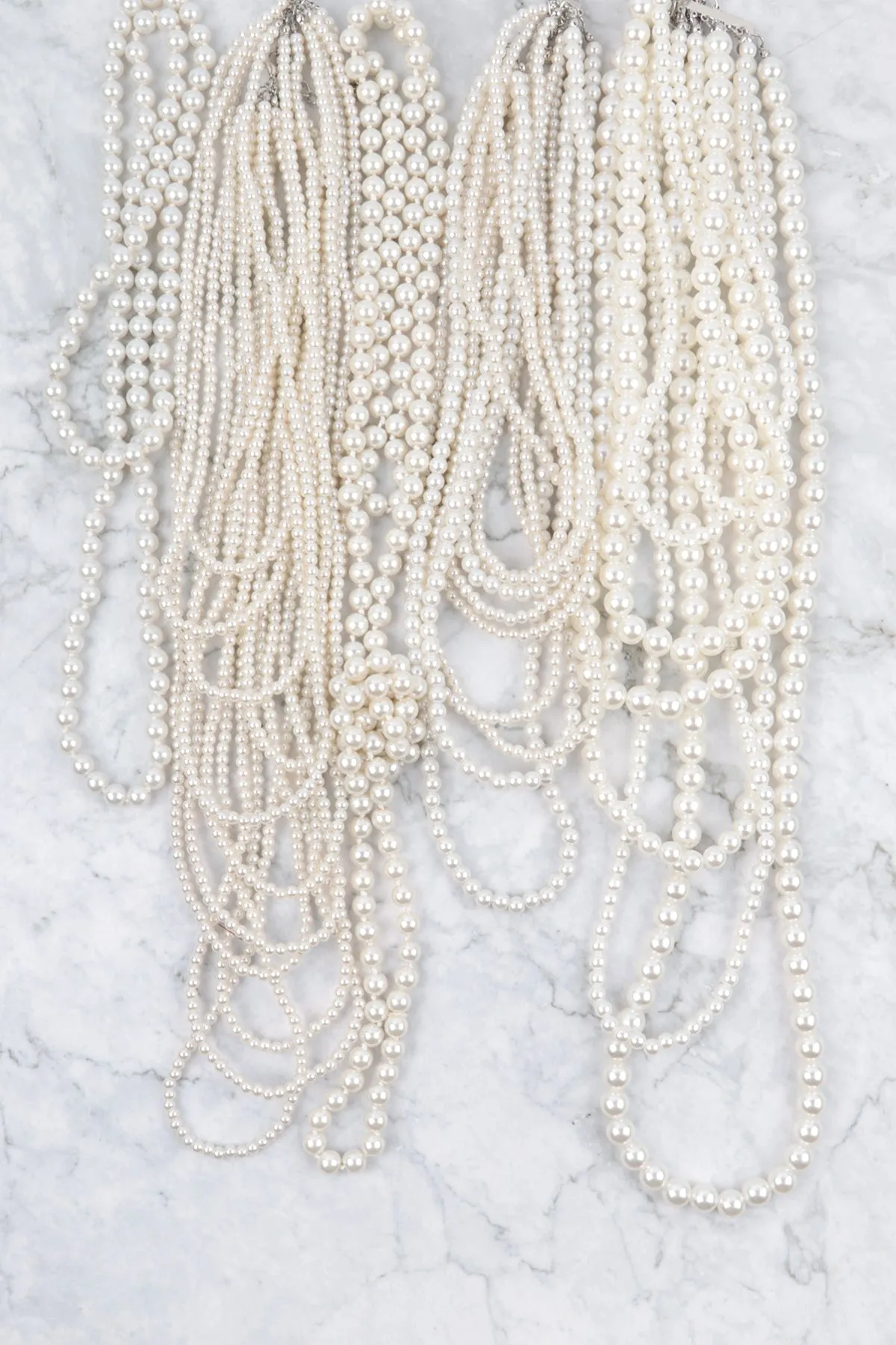 LAYERED PEARL BEADS NECKLACE