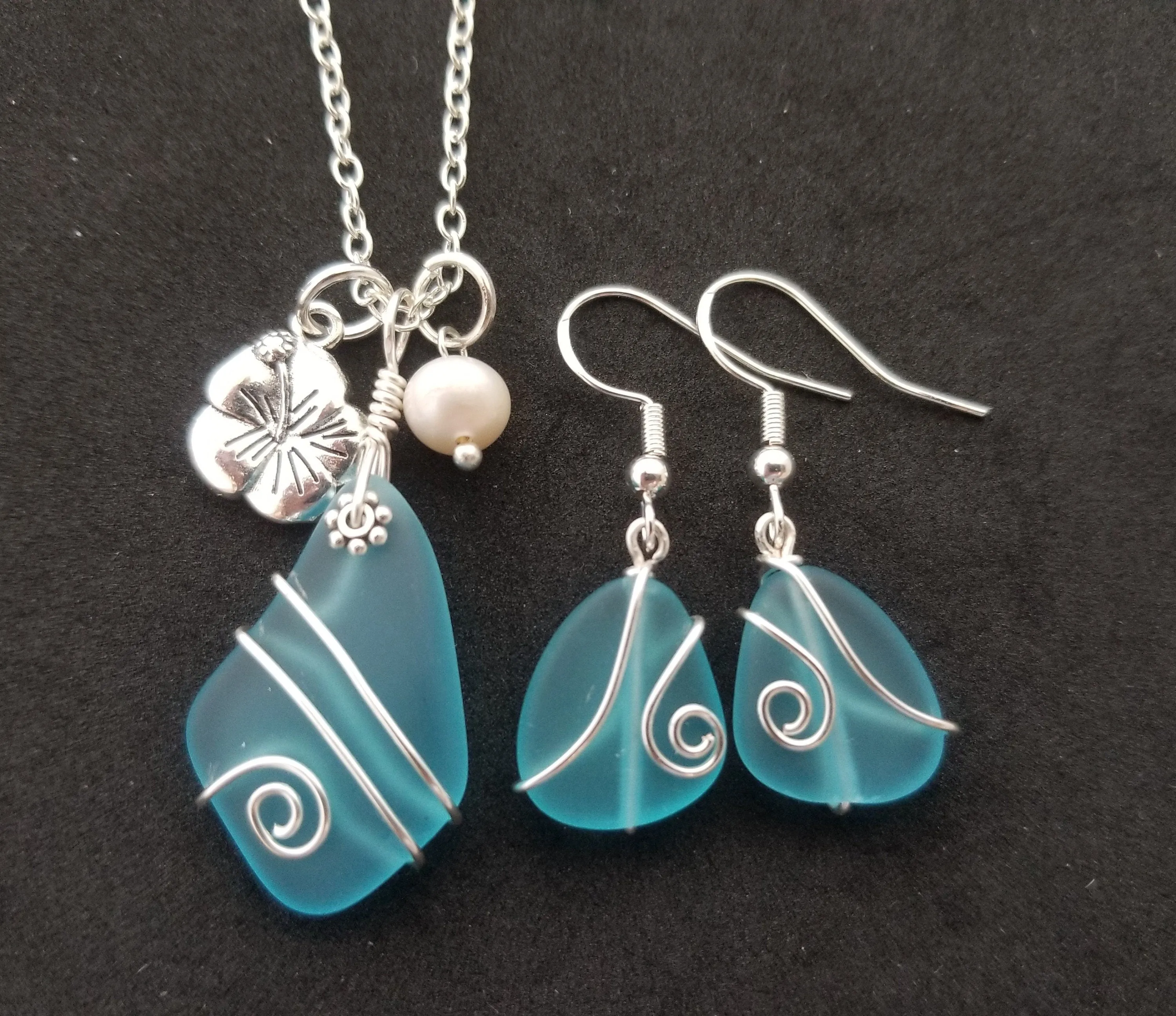 Made in Hawaii, Wire wrapped blue sea glass necklace   earrings jewelry set, Hibiscus charm and Natural Pearl, Birthday Gifts