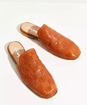 Maya Woven Slide Parker