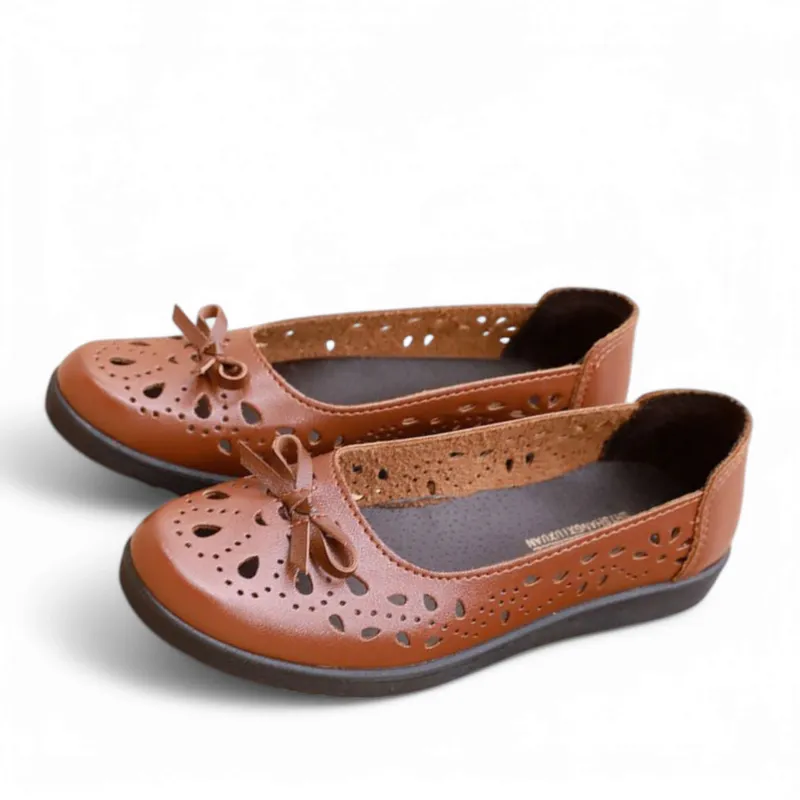 Merendy Semplicità Round Toe Slip-On Leather Black Ballerina Shoes with Burgundy Ballet Flats