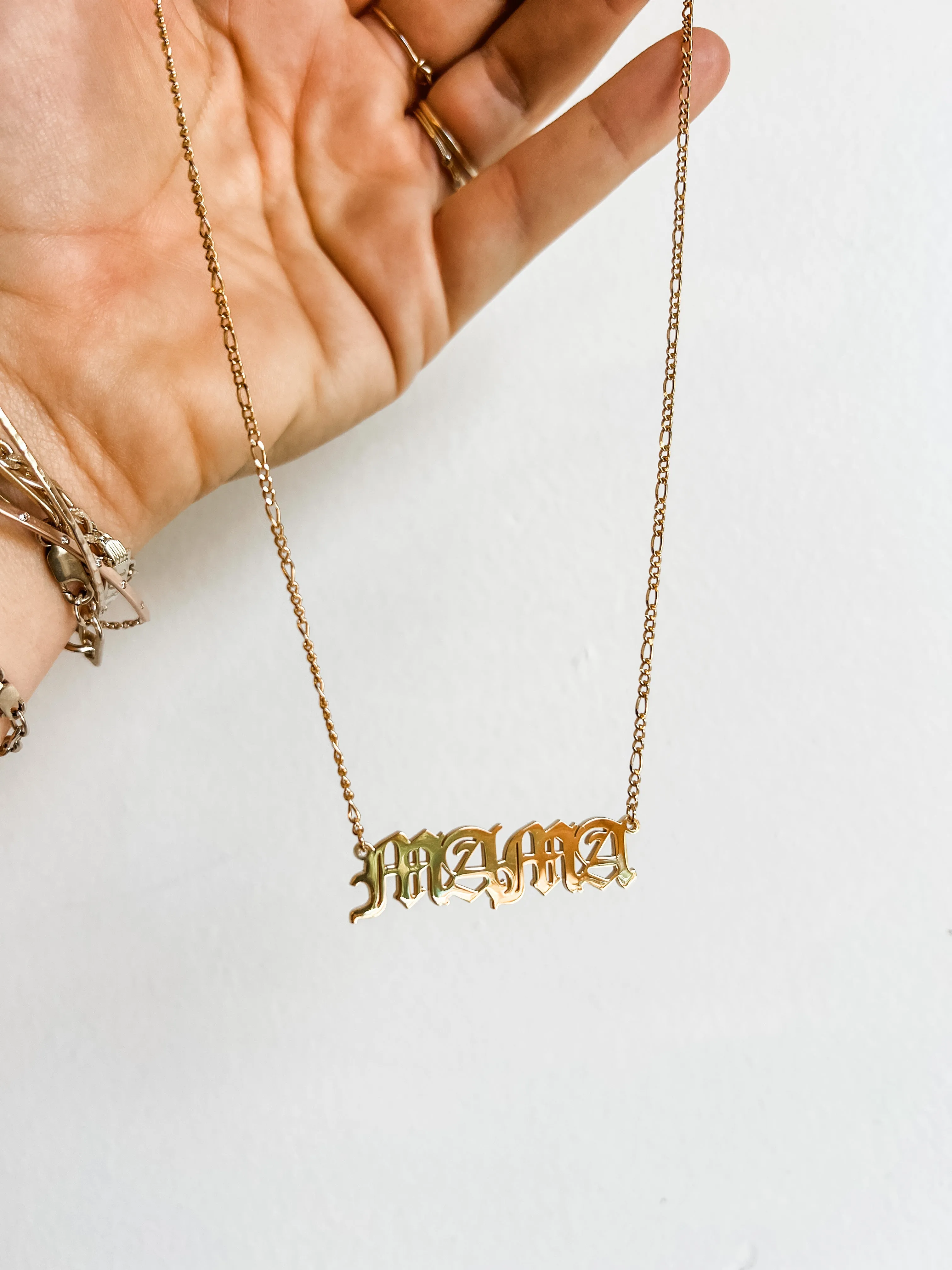 NAME NECKLACE Gothic font curb chain