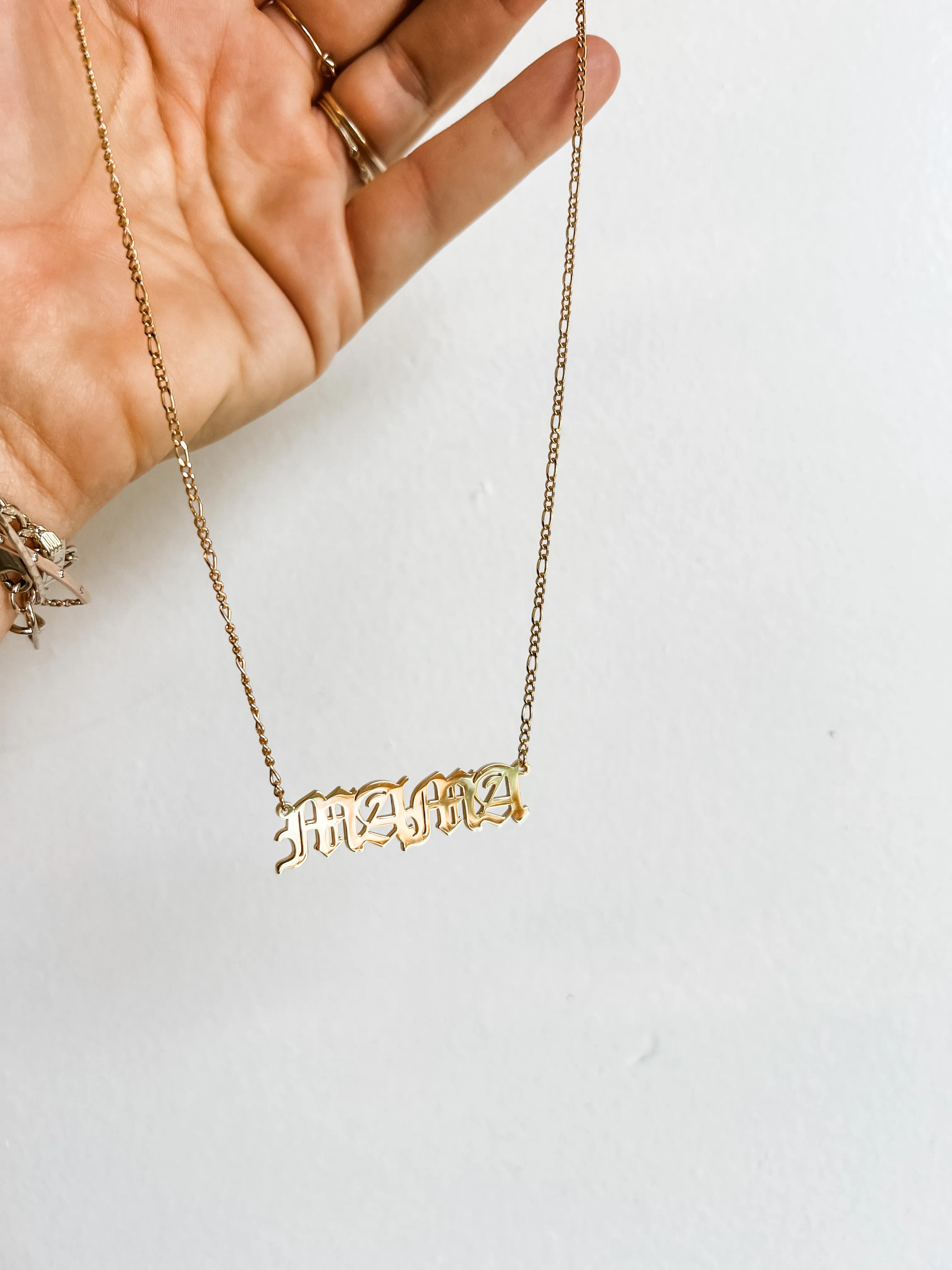 NAME NECKLACE Gothic font curb chain