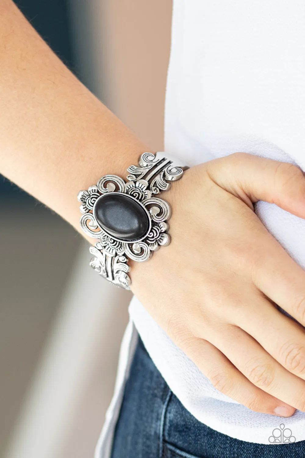 Paparazzi - Mojave Mystic - Black Bracelet