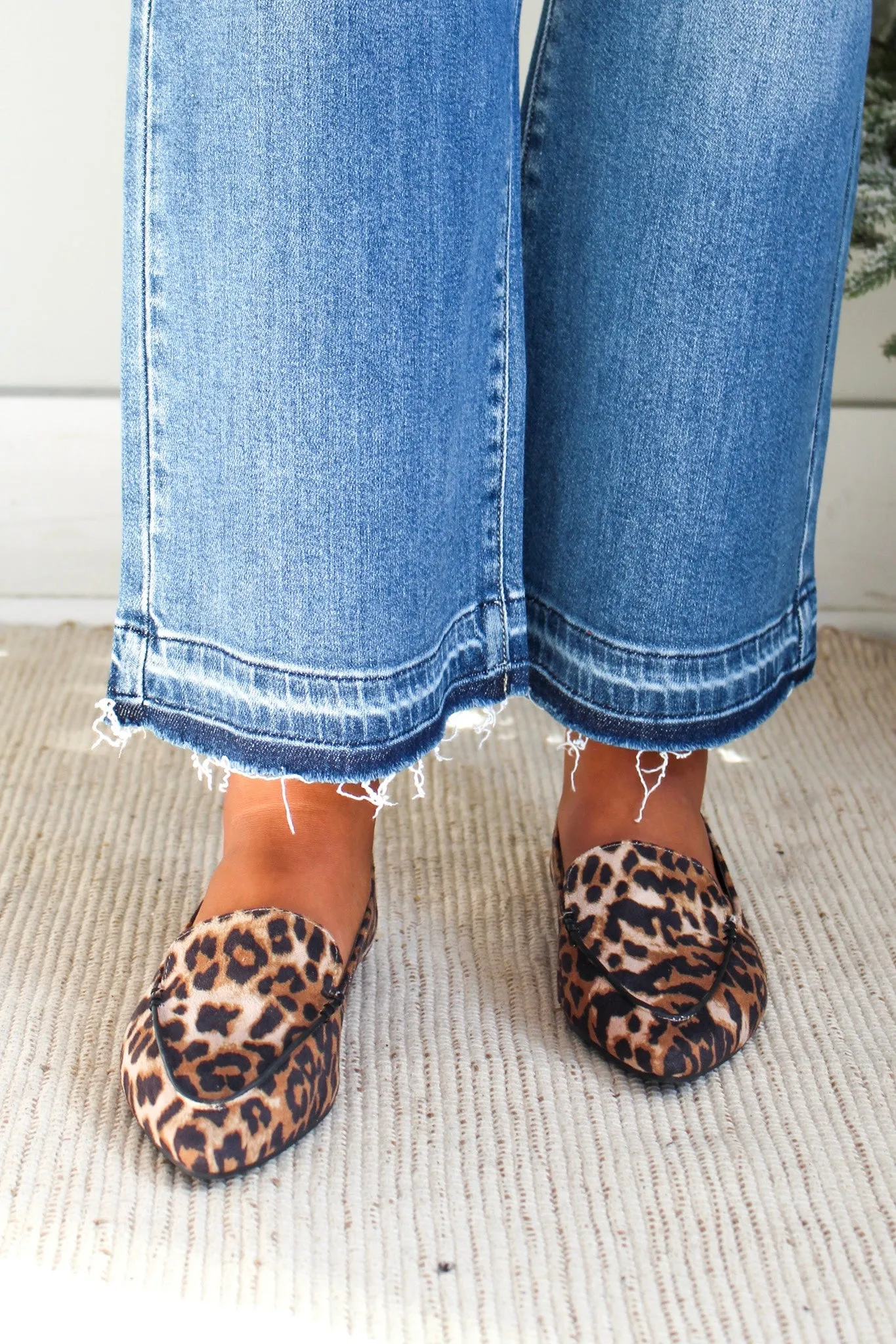 Polished Style Pointed Toe Flat • Leopard