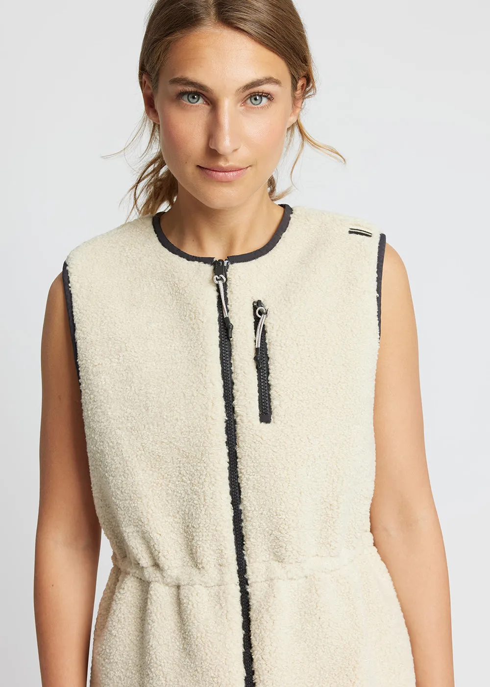 Reversible Fuzzy Gilet Laksa - sandshell