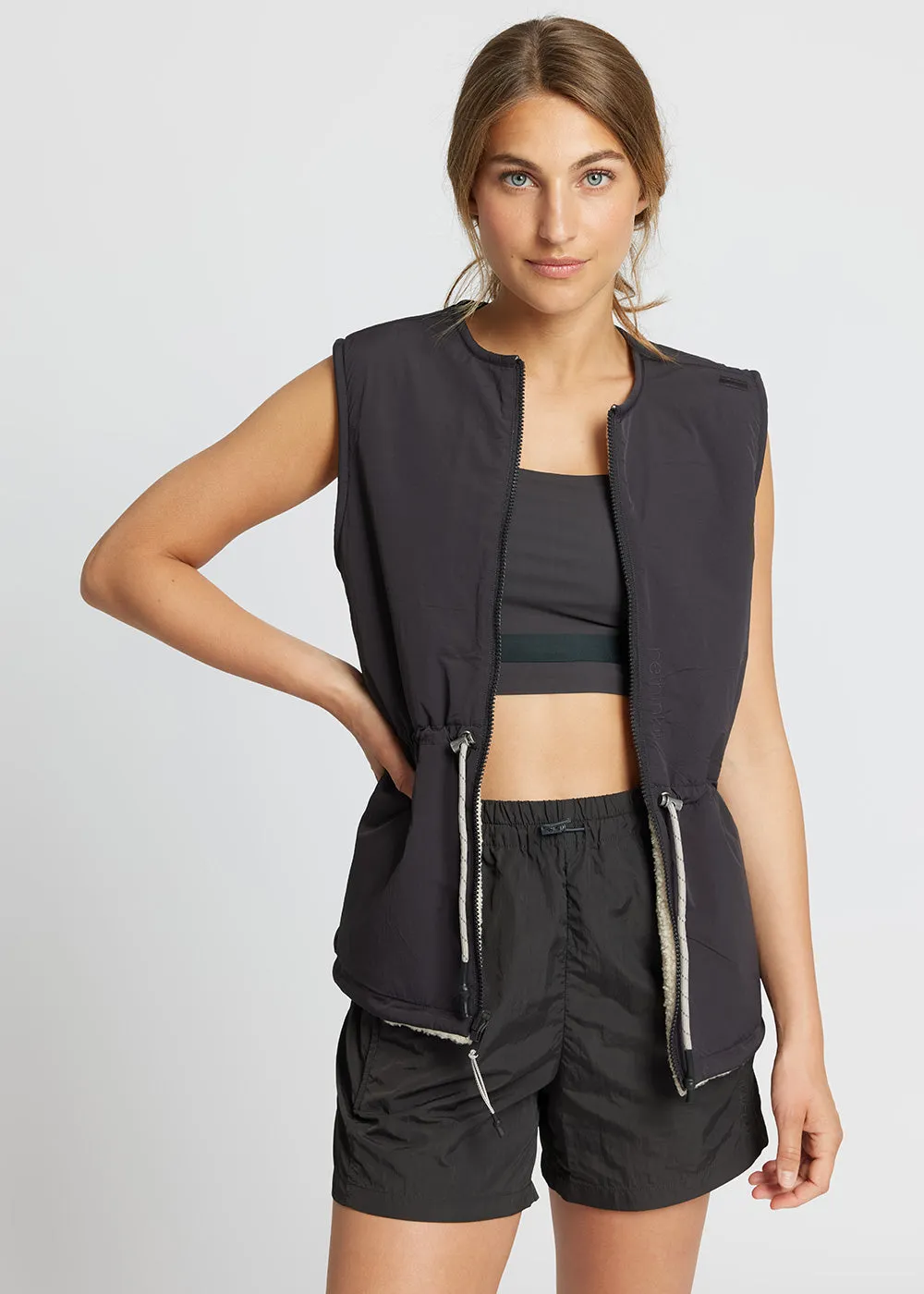 Reversible Fuzzy Gilet Laksa - sandshell