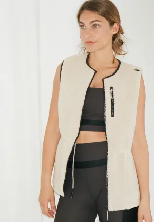 Reversible Fuzzy Gilet Laksa - sandshell