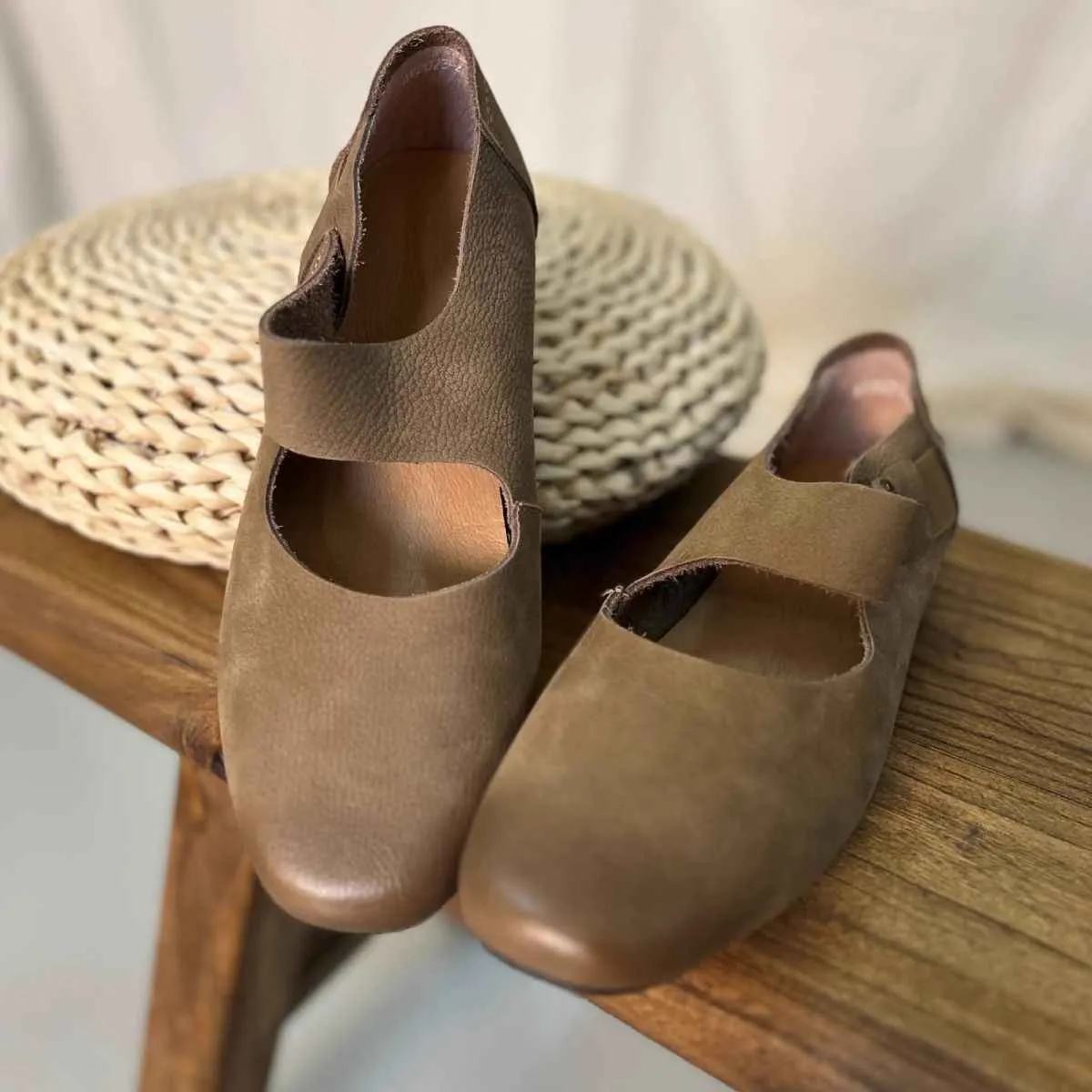 Round Toe Slip-On Flats for Effortless Style
