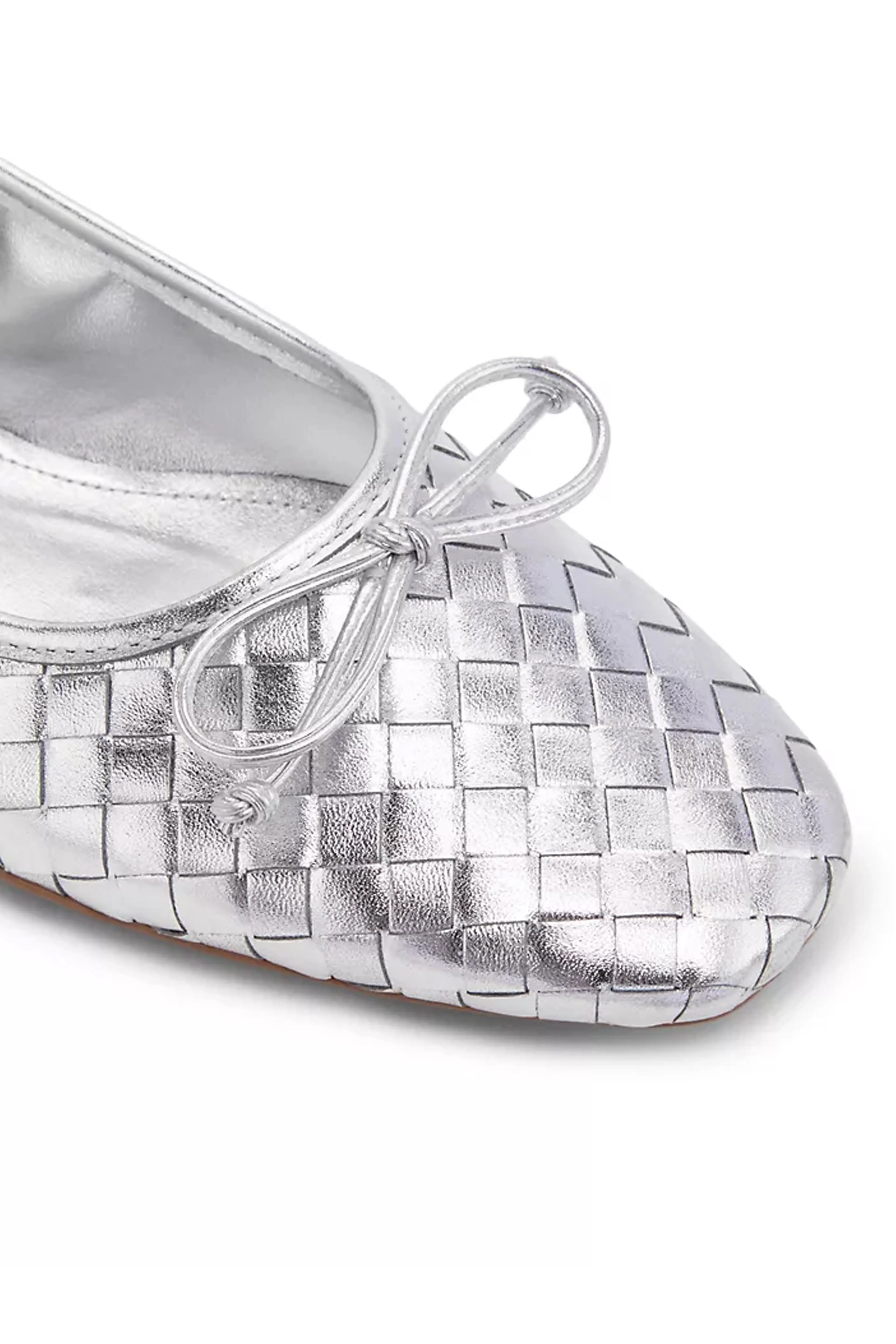 SCHUTZ | Arissa Woven Flat- Metallic