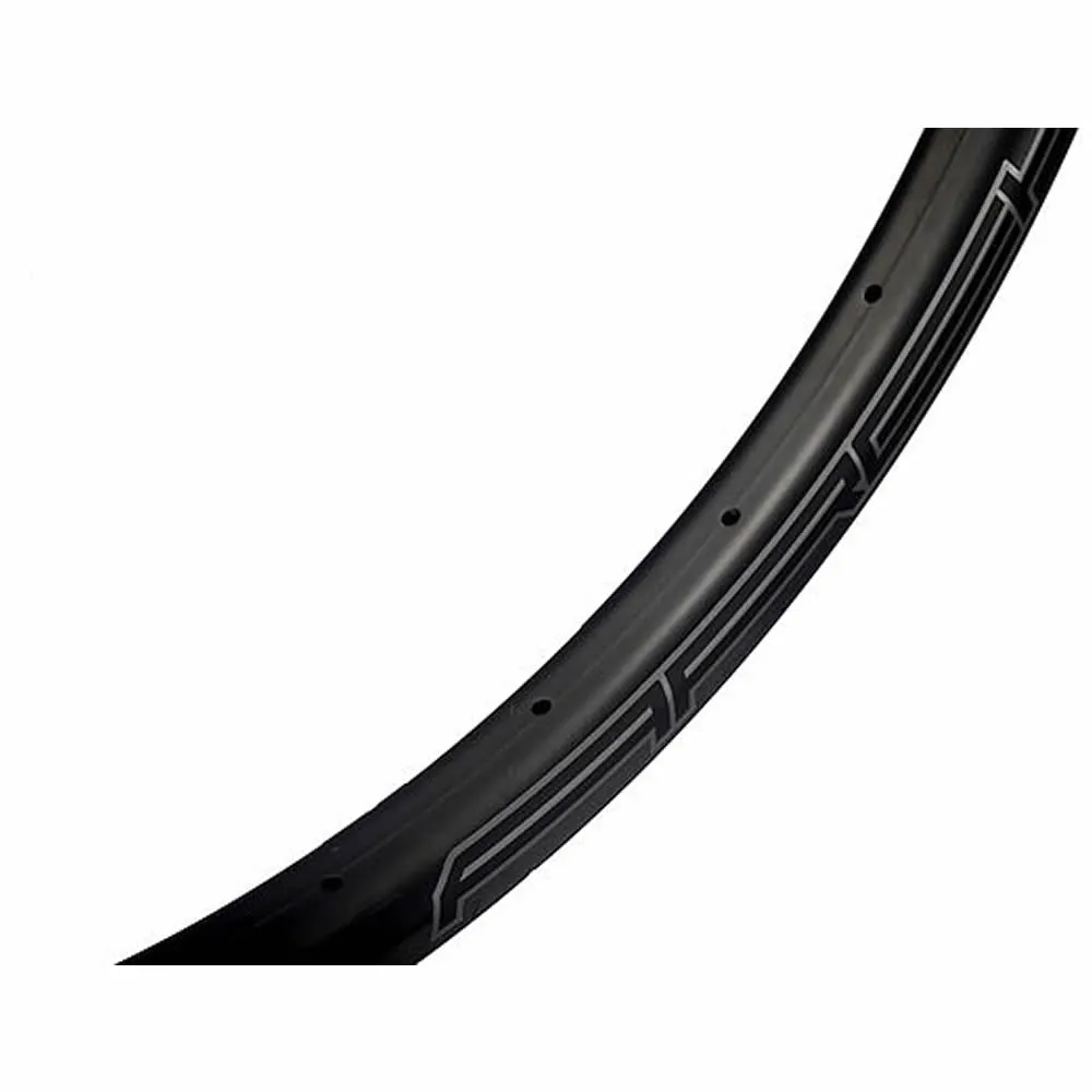 Stans NoTubes ARCH CB7 CARBON