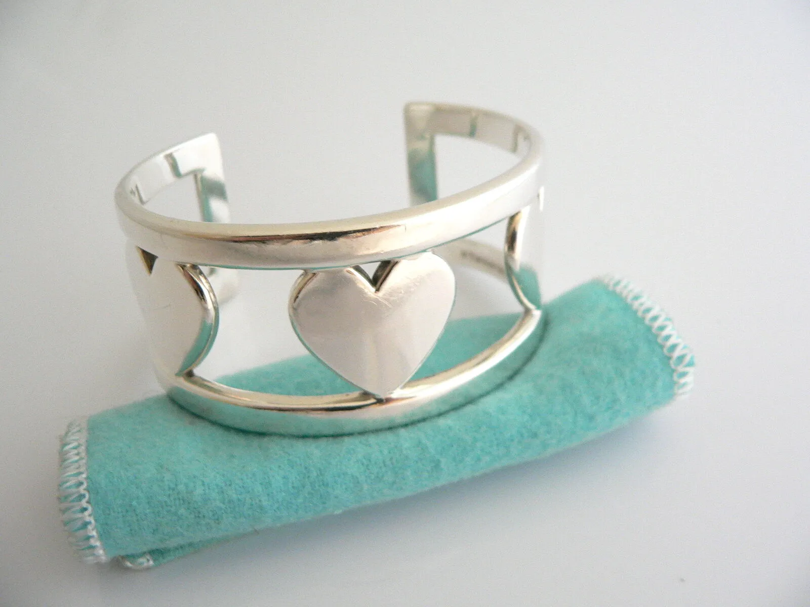 Tiffany & Co Silver Heart Bar Cuff Bangle Bracelet Rare Gift Pouch Love Art