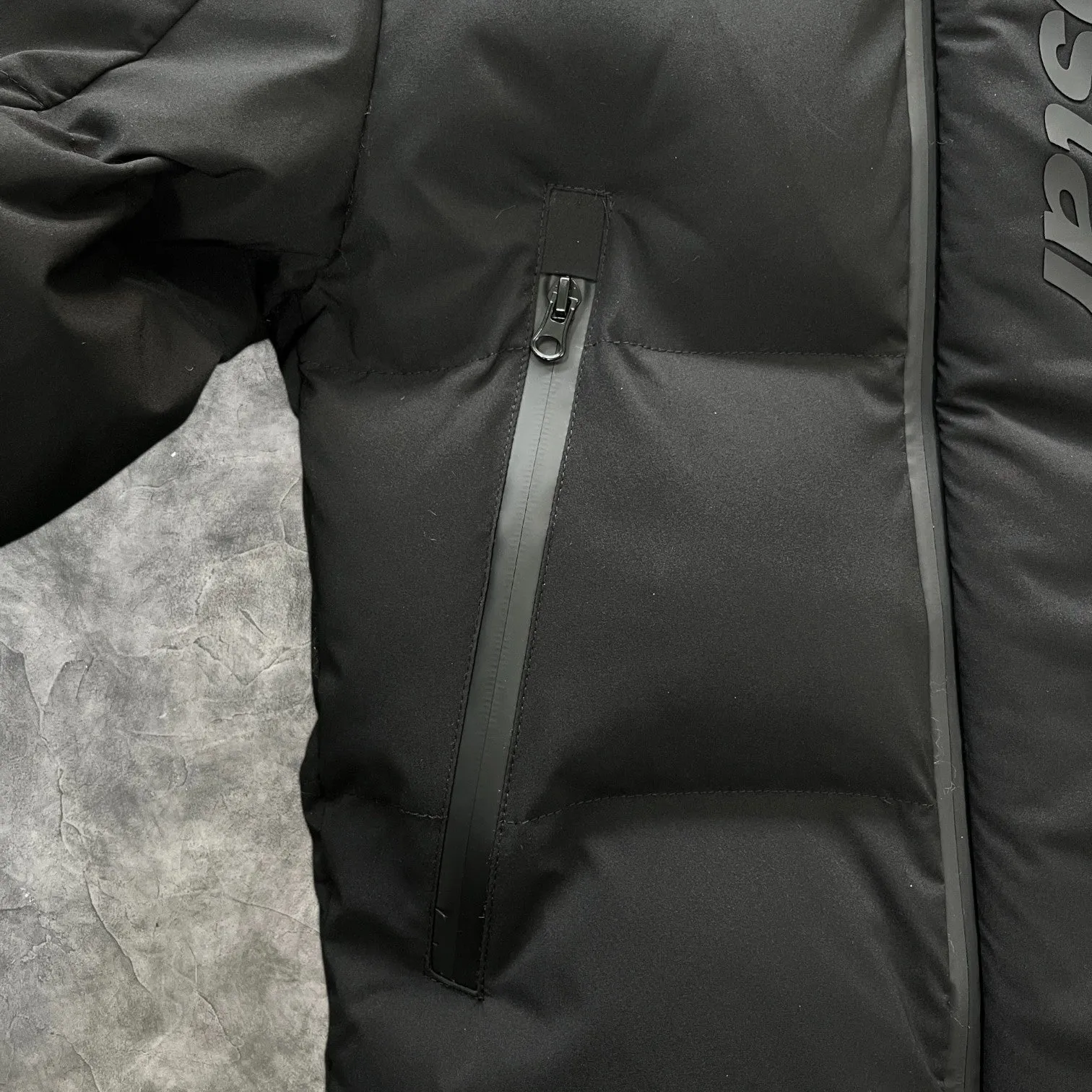 Trapstar Hyperdrive Technical hooded Puffer Black Edition