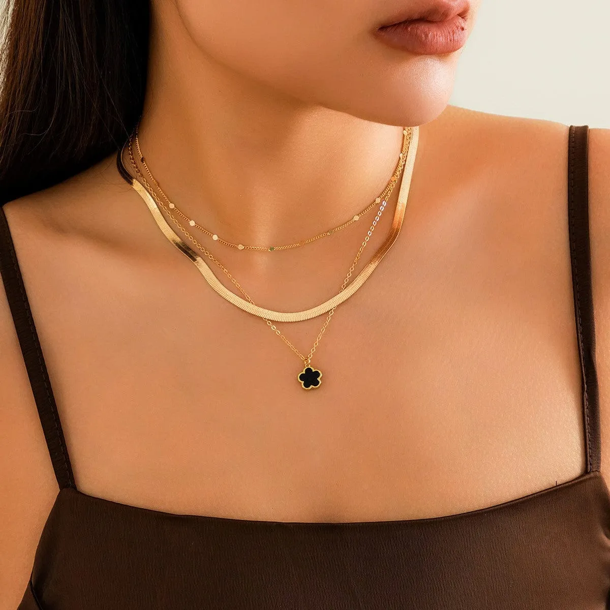 Trendy Layered Five-Pedal Flower Pendant Snake Chain Necklace Set