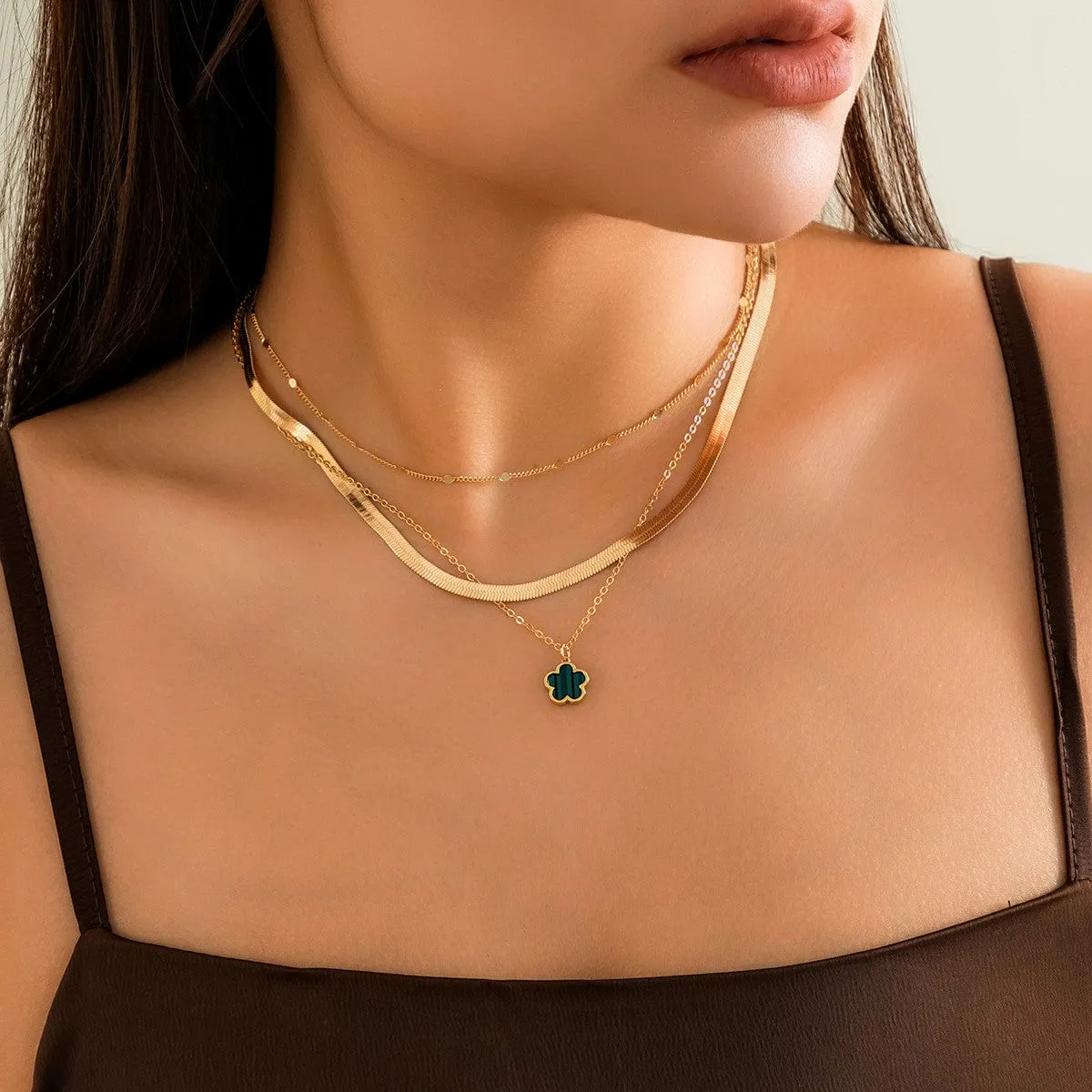 Trendy Layered Five-Pedal Flower Pendant Snake Chain Necklace Set