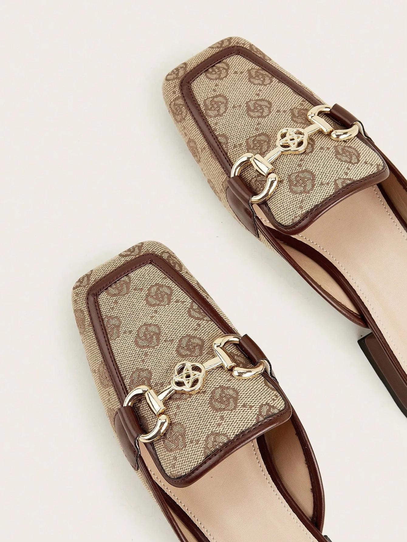 Women's Flat Square Toe Embroidery Fashion Buckle Mules