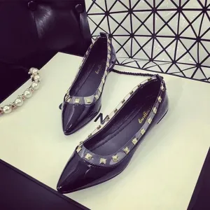 Women's Rivet Style Fashion Flats